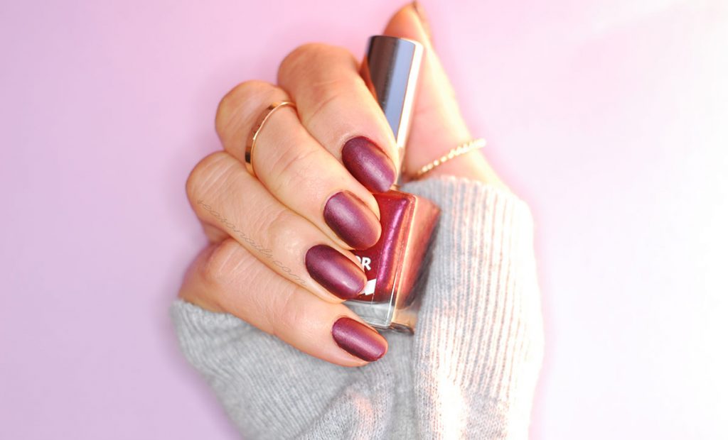 burgundy nails for fall