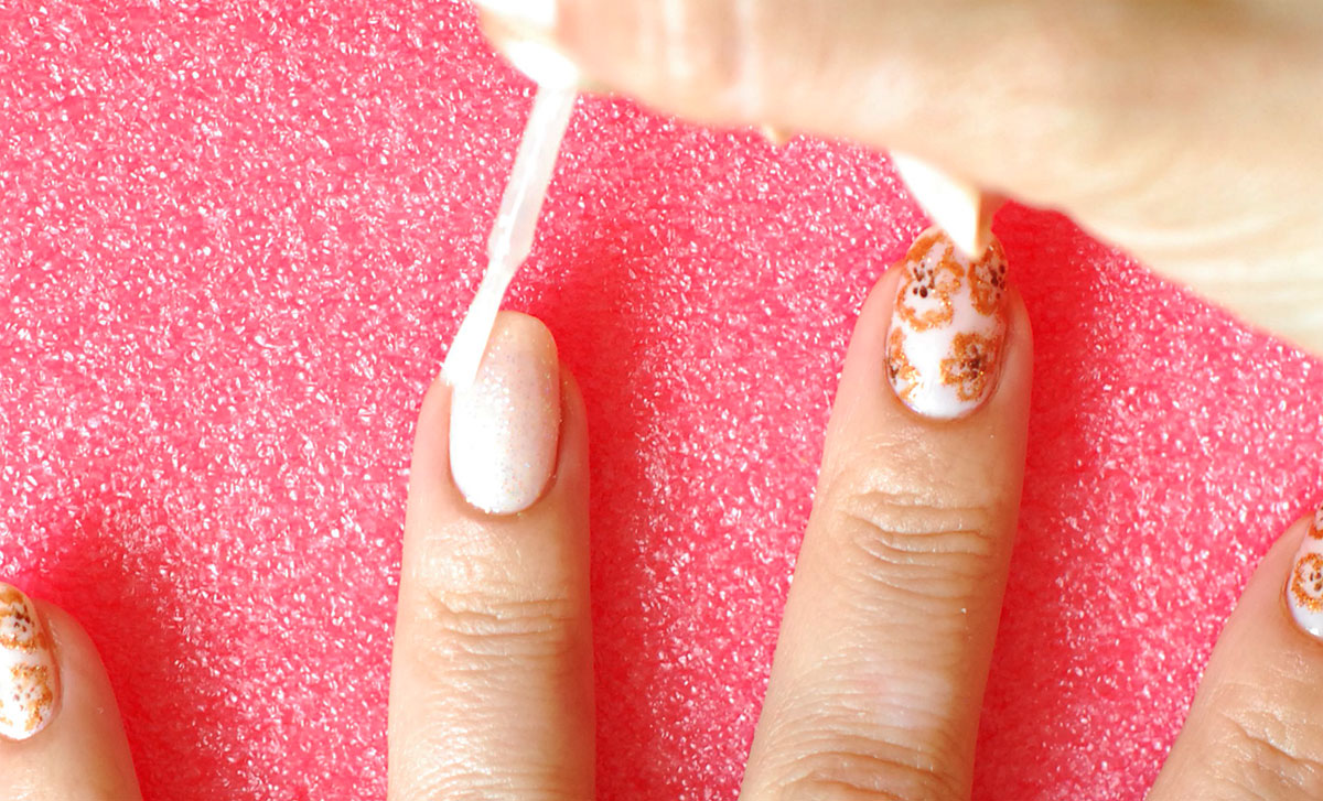 glitter accent for wedding nail art