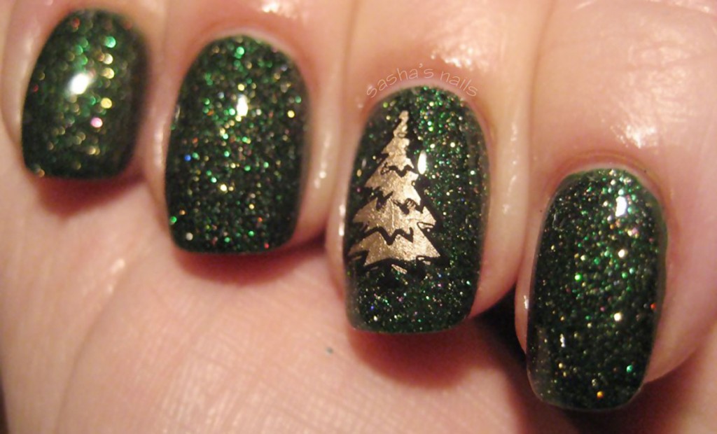 green glitter gold christmas tree stamped nails