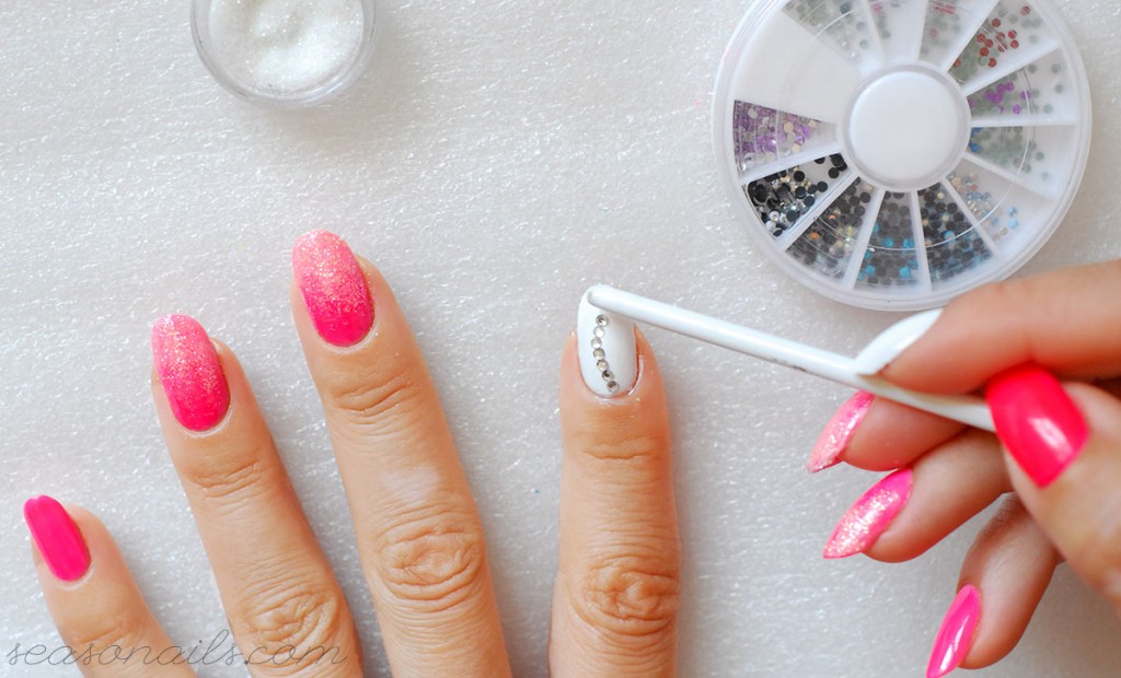 how to add accents to summer nails