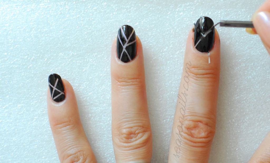 how to striping tape negative nail art